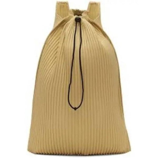 옴므 플리세 이세이 미야케 백팩 HP46AG41751 MUSTARD YELLOW DOM