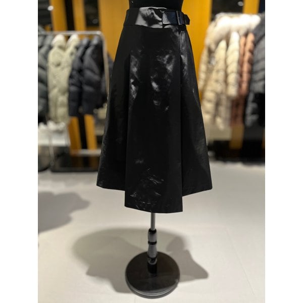 [시흥점] 셔링 포인트 하이넥 롱 플레어 점퍼 (EQ1WC261)