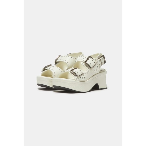 [여주점] 스터드 플랫폼 샌들 (DG2AM25042IVY)