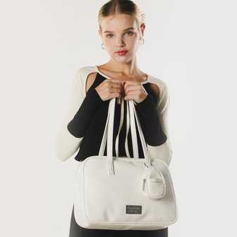 마스마룰즈 304 leather pouch shoulder bag _ White