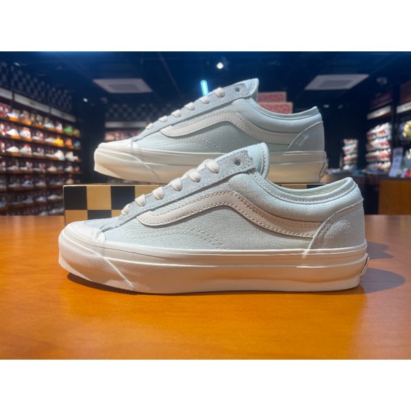 [여주점] (남여공용) 스니커즈 프리미엄 Lx 올드스쿨 136 (스카이 블루) (VN000SHMFDF)