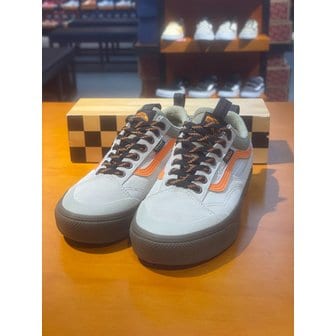 반스 [여주점] (남여공용) 스니커즈  Mte 올드스쿨 Water proof (베이지) (VN000DAZF88)