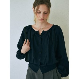 얀13 PIN TUCK SHIRRING BLOUSE_NAVY