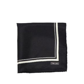 톰포드 SPR001SPP91 NAA BLACK POCKET SQUARE TONAL FRAME IN SILK