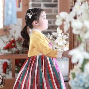 한복 1815S 전통적 컬러감이 고급스러움을 압도하게 하는 황금노랑 여아한복[돌-8세]
