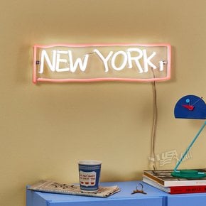 모마 장미셸 바스키아 뉴욕 네온사인 MOMA JEAN-MICHEL BASQUIAT NEW YORK NEON SIGN