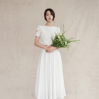 텐바이텐 [클레어드룬] SATIN FLARE SKIRT