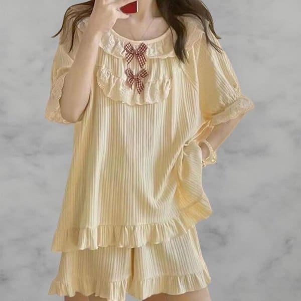 [옷자락] 여성 노란색 리본 프릴 반팔 반바지 잠옷 세트