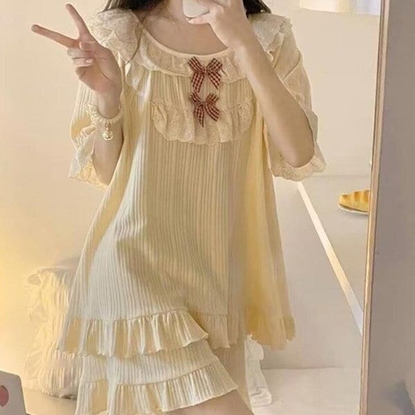 [옷자락] 여성 노란색 리본 프릴 반팔 반바지 잠옷 세트