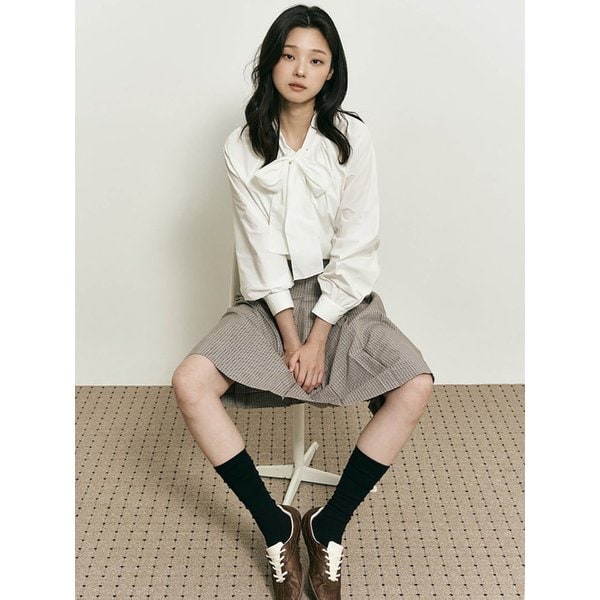 [B. my] 솔리드 리본 타이 볼륨 블라우스  아이보리 (BF5864N010)