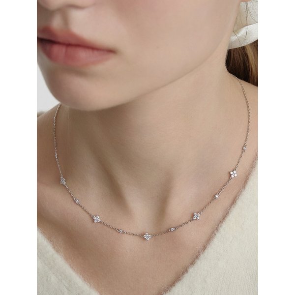 에센스 실버(W) 모이사나이트 플라워 스테이션 목걸이 S HL4N61407W9450