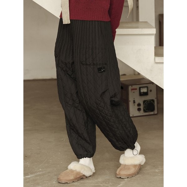 퀼팅 터크 플리츠 스트링 팬츠_블랙
