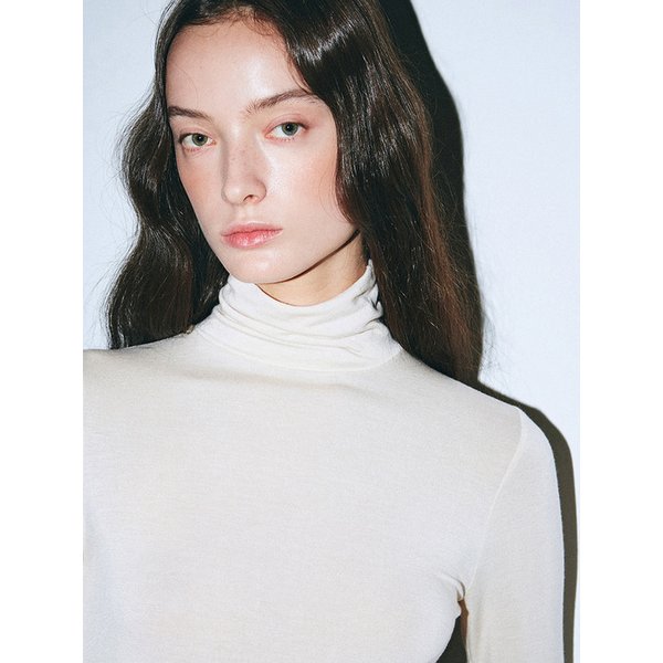 [ESSENTIAL] MINIMAL SPAN TURTLENECK_CREAM