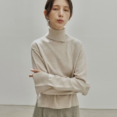 노이어 캐시미어 슬릿 터틀넥 (베이지)
