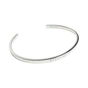 26FW MM6 마르지엘라 넘버링 로고 3MM 팔찌 SM7UY0054 SV0310 951