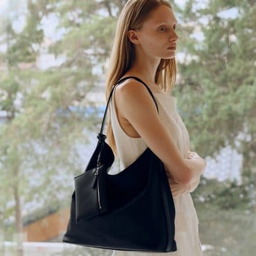 로서울 Pulpy hobo bag Nylon Black
