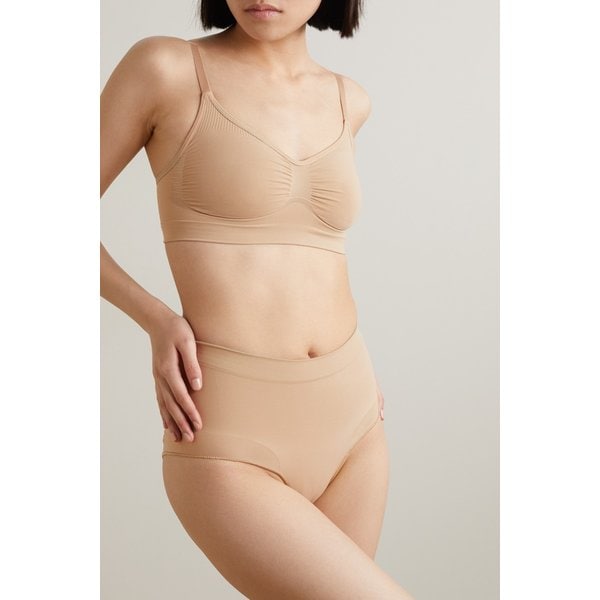 스킴스 심리스 스컬프트 미드 웨이스트 브리프 클레이 베이지 1647597314143326