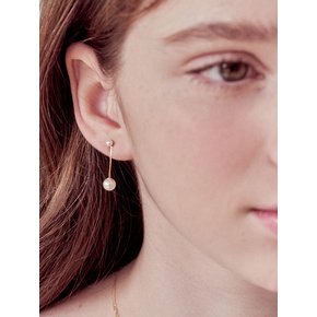 afternoon pearl drop earring