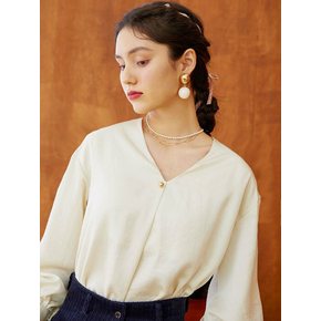 v-neck one tuck blouse (ivory)