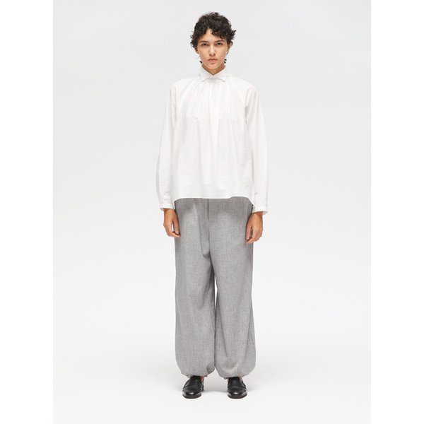 스탠드 칼라 게더 셔츠 MZ25A3FRH0590