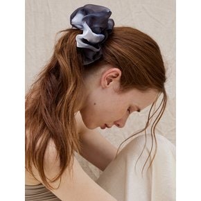 Gradation hair scrunchie (Grayish black / Grayish green)