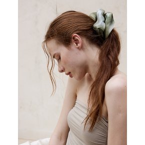 Gradation hair scrunchie (Grayish black / Grayish green)