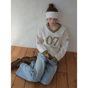 Applique V-Neck Sweatshirt_Olive(O26TP03)