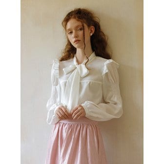 던드롭 DD_Ribbon tie collar puff blouse