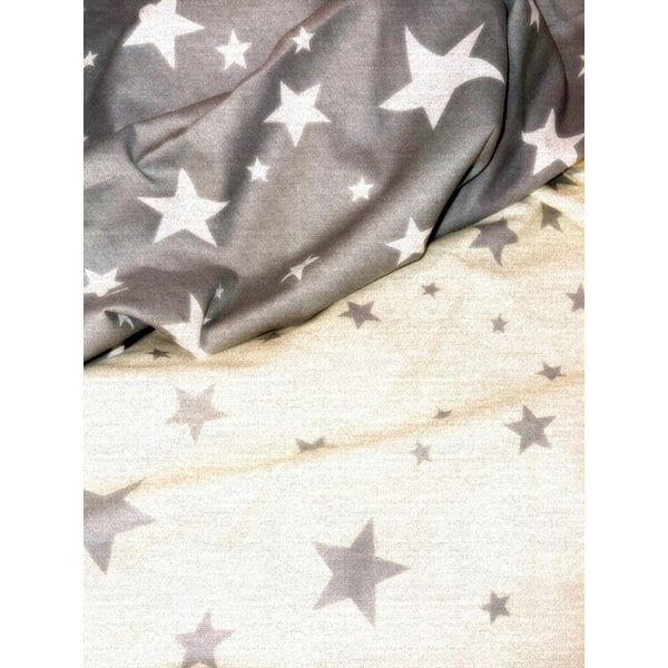 star stool (pale yellow)