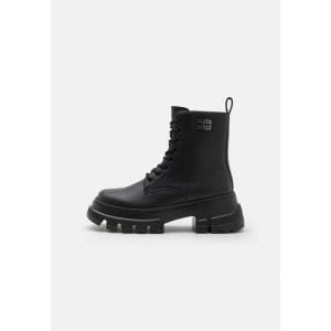 이스퀘어 4014371 Tommy Hilfiger CHUNKY BOOT - Platform ankle boots black