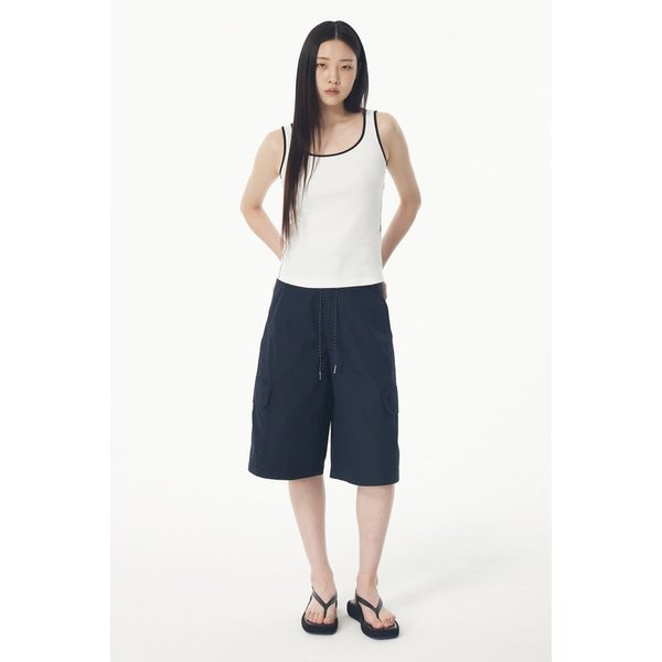 [AR/CHIVE] 배색 라인 슬리브리스 티셔츠 71152404A1101