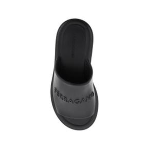 Salvatore ferragamo debossed logo rubber mules Sandals 0216780763217 NERO