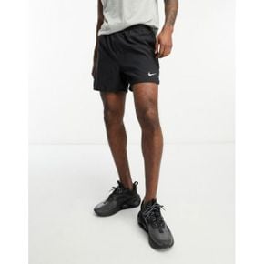 4884374 Nike Dri-FIT Challenger 5-inch shorts in black