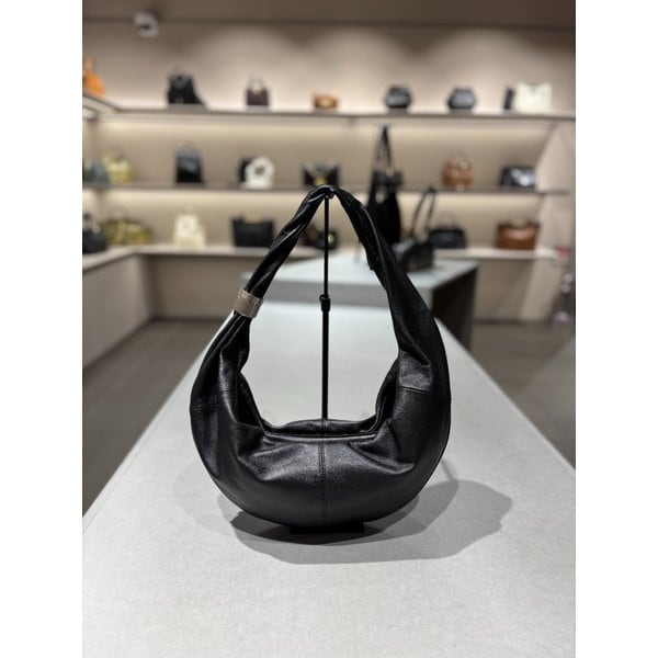 [파주점] 사베 숄더백 44 스터드 RCBSX25175BKX