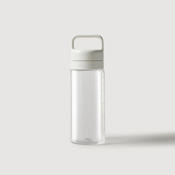 거름망이 있는 손잡이 트라이탄 물병 580ml 화이트 J70N904078600