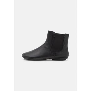 4013725 Camper RIGHT NINA - Classic ankle boots black