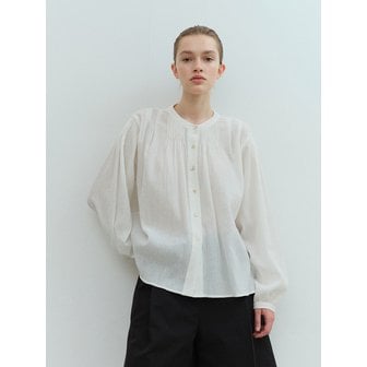 모한 TVS ROUND NECK PIN-TUCK BLOUSE_2COLORS