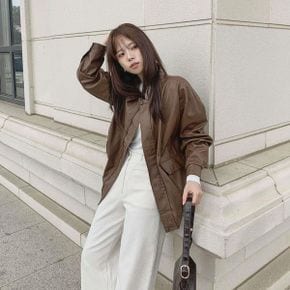 여자 힙무드 카라넥 포켓 루즈핏 레더 자켓_P408431089