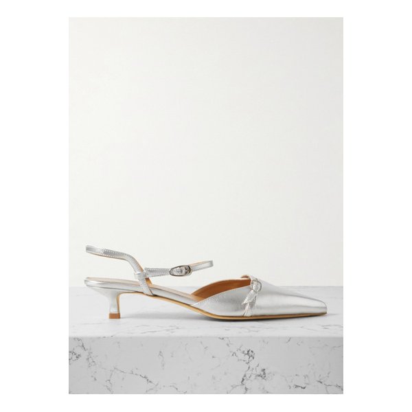 에이디 멜리아 버클 메탈릭 가죽 슬링백 펌프스 실버 1647597325883810