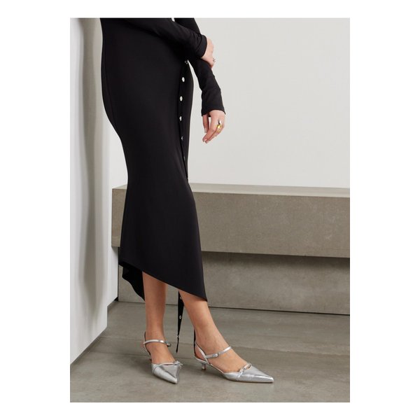 에이디 멜리아 버클 메탈릭 가죽 슬링백 펌프스 실버 1647597325883810