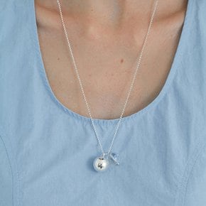 sheer ball necklace