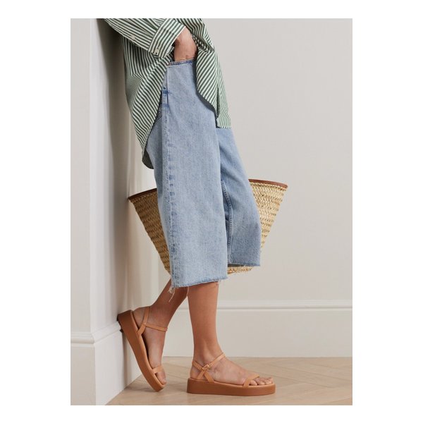 이리다 가죽 샌들 탠 브라운 1647597332180403