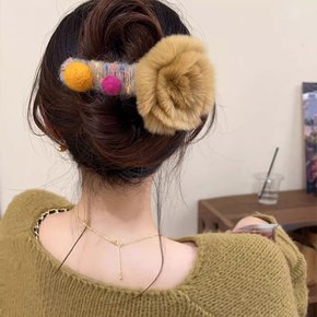 예쁜 밍크 털 퍼 빅 플라워 클립 집게핀 겨울 머리핀 올림머리 반올림 긴머리 반머리 헤어 삔