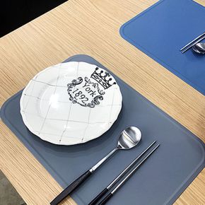 그릇이 안밀리는 El plato 실리콘 테이블매트 4color