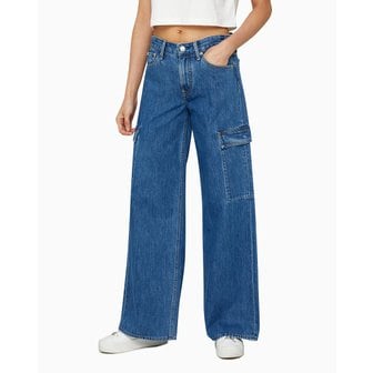 Calvin Klein Jeans 여성 로우라이즈 배기핏 카고 데님(J224275)