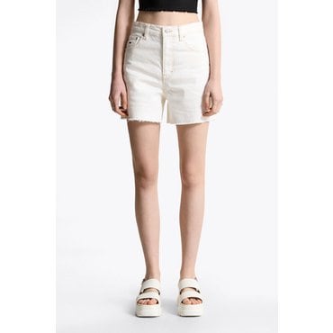 타미진스 여성 화이트 맘 쇼츠 T32F1NEQ46TWT1 TOMMY JEANS