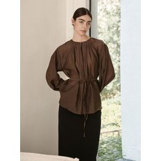 라운드넥 스트랩 블라우스 브라운 ROUND NECK STRAP BLOUSE SKIN BROWN