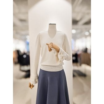 아이잗컬렉션 [파주점] [더아이잗컬렉션]울 프릴 슬림 풀오버 니트 CR2A1PO411