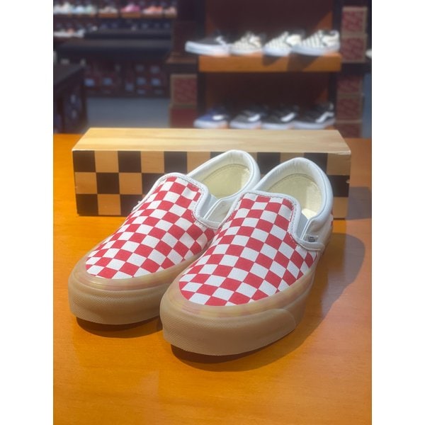 [여주점] (남여공용) 스니커즈 Lx 프리미엄 체커보드 슬립온 98 (레드) (VN000E96BOP)