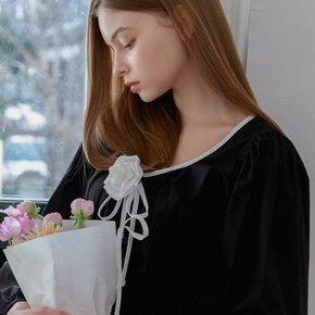 ROSE CORSAGE RIBBON BLOUSE_BLACK